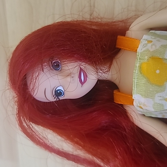 Disney Ariel Classic Doll With an extra dress Figure - 12" - Picture 6 of 7